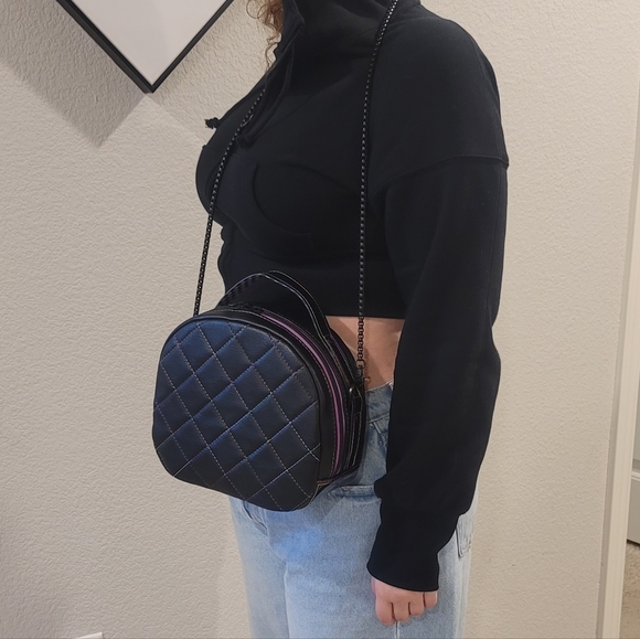 Black Quilted Bowler bag, Handmade Handcrafted Crossbody Purse - Picture 5 of 12